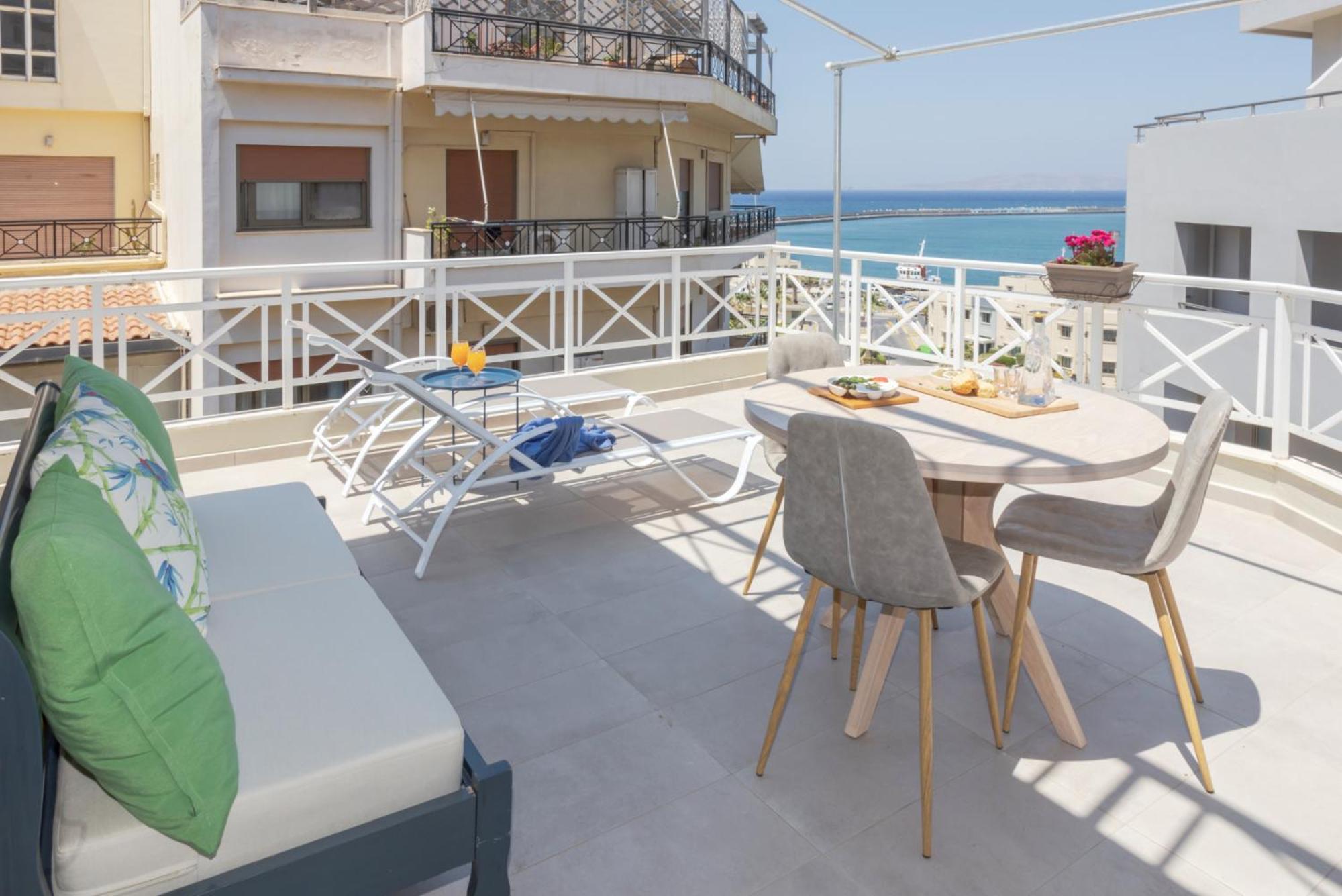 Апартаменты Chic, Downtown, Penthouse W Sundeck And Seaview Ираклион Экстерьер фото